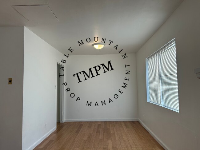 Foto del edificio - 1295 Floral Ave