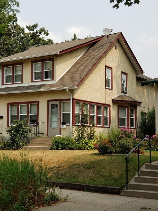 Building Photo - 3313 37th Ave S