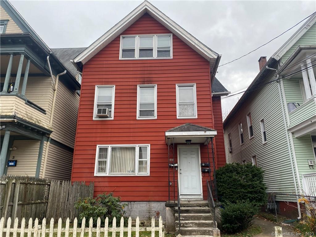 Foto principal - 162 Gilbert Ave