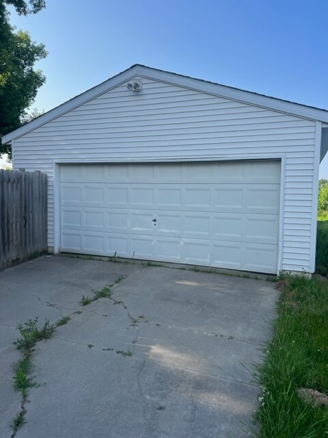 Building Photo - 9905 W Freeland Rd