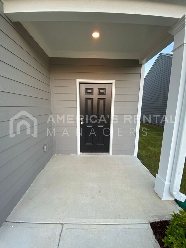 Foto del edificio - Large, Beautiful Home for Rent in Springville! Available to View Now!!!  DEPOSIT PENDING!!