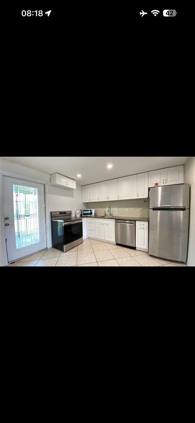 Foto del edificio - 814 109th Ave N