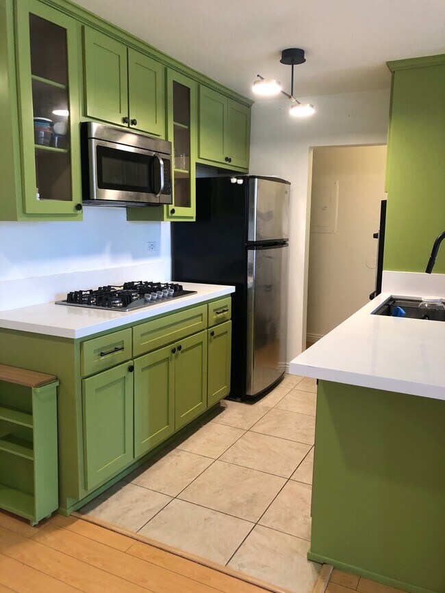 421 S La Fayette Park Plz Unit 529, Los Angeles, CA 90057 Condo for