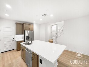 Building Photo - 511 Spindle Wy