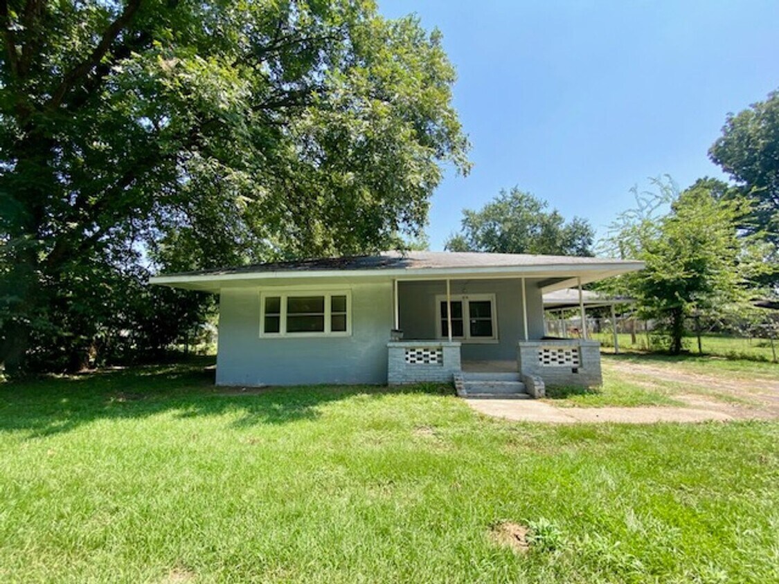 Primary Photo - 616 Edgar St