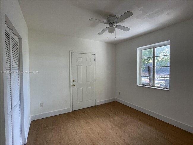 Foto del edificio - 1201 SW 13th St