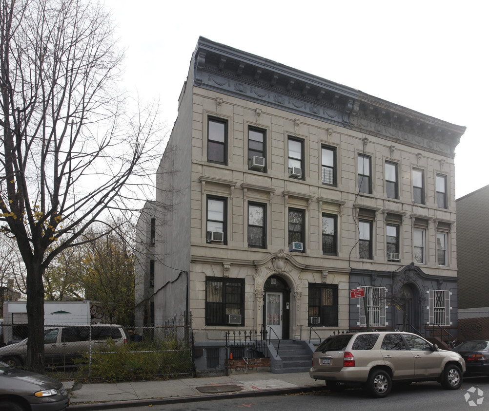 Primary Photo - 205 Franklin Ave