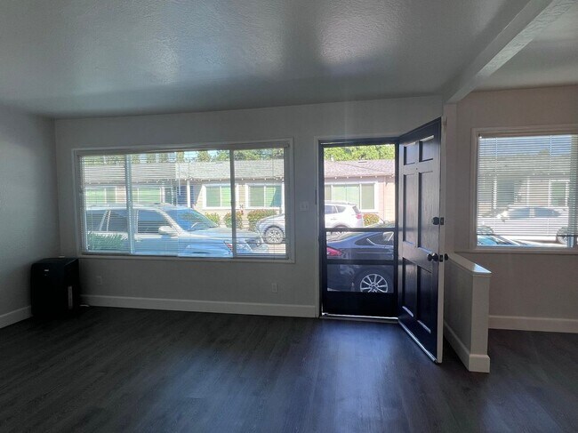 Foto del edificio - 187 Old Bernal Ave