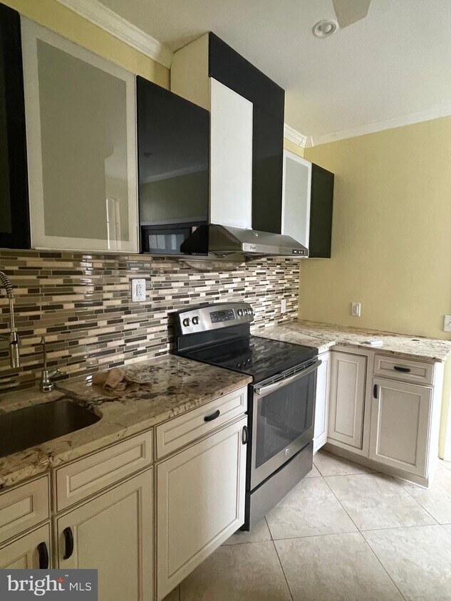 332 Snyder Ave, Philadelphia, PA 19148 Townhome Rentals in