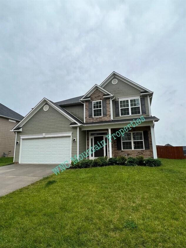 Foto principal - 224 E Hiawassee Rd