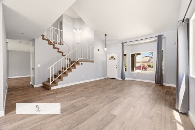 Building Photo - 3 Bedrooms | 2.5 Bathrooms | Loft | 2-Car Garage