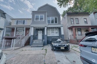 Building Photo - 45 Sheffield St
