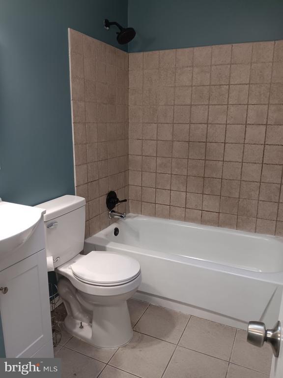 Foto del edificio - 1310 Patrick Henry Pl