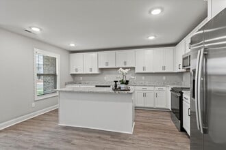 Building Photo - 16078 Cohen Dr
