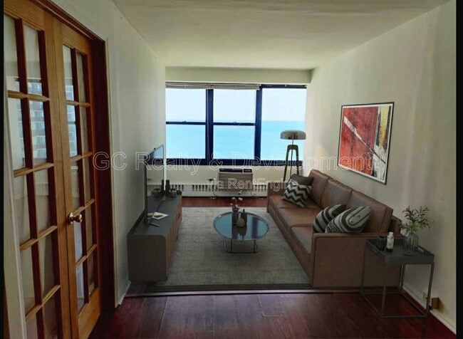 Building Photo - 6030 N Sheridan Rd