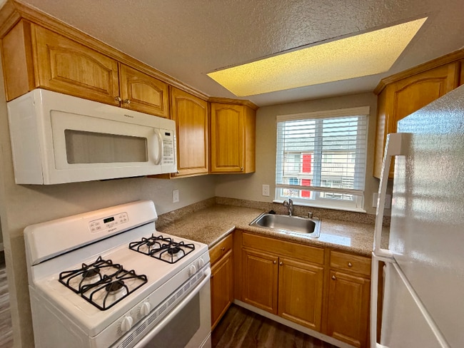 Building Photo - 281 Junction Ave