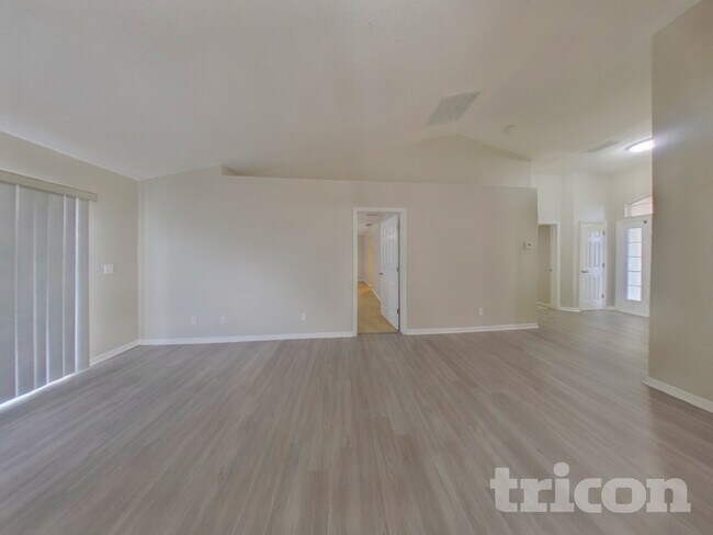 Building Photo - 1026 Sandhill St