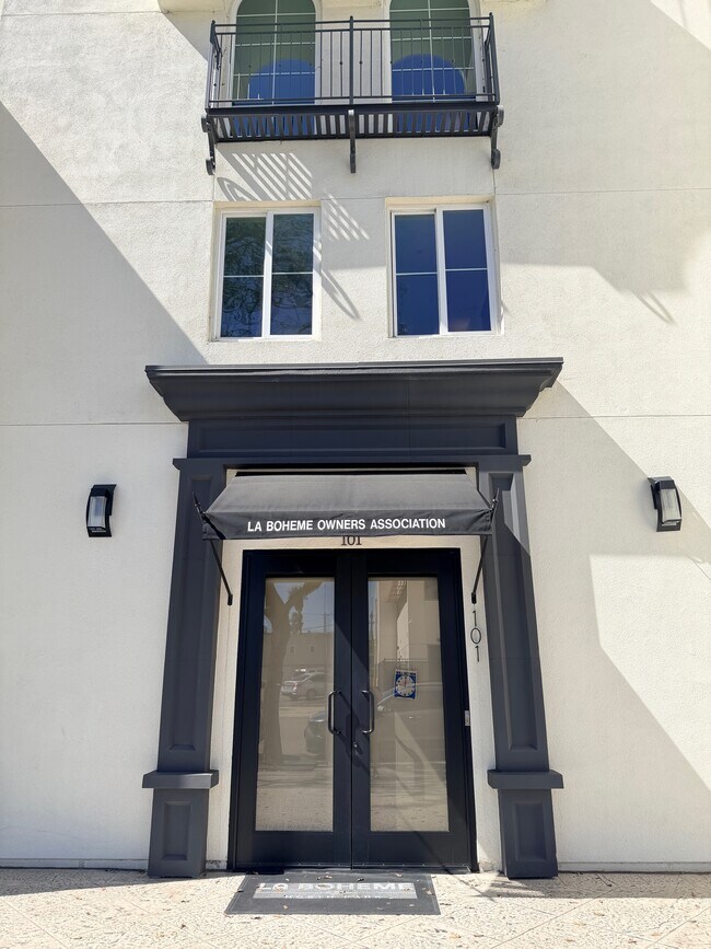 Oficina de administración en el lugar - 3950 Ohio St