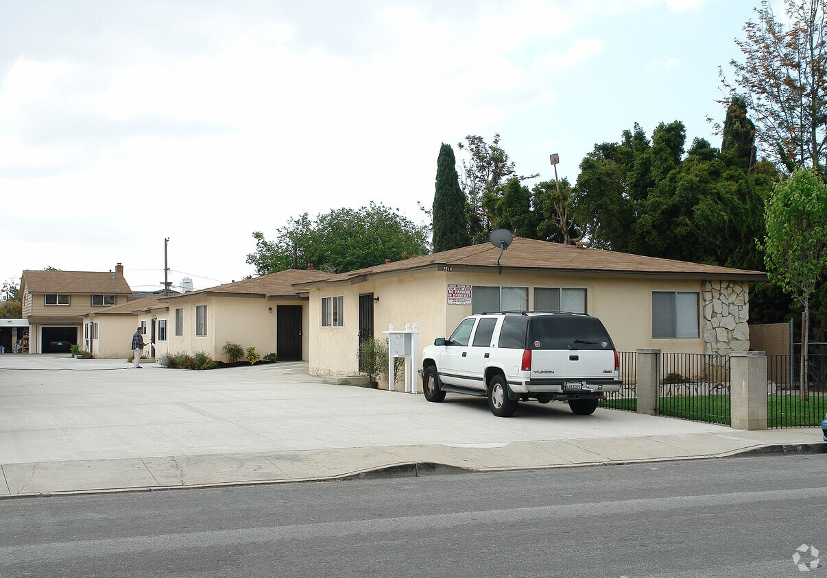 Foto principal - 2518 Orange Ave