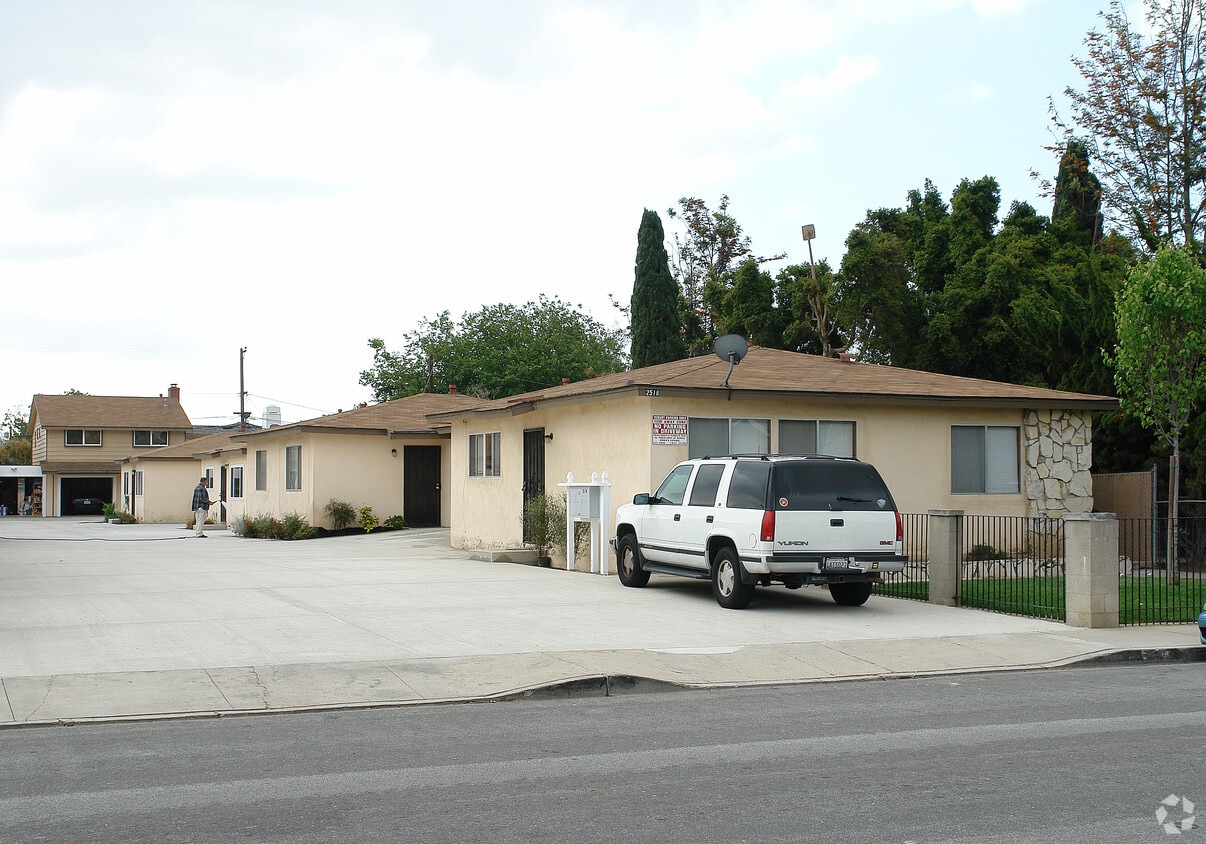 Primary Photo - 2518 Orange Ave