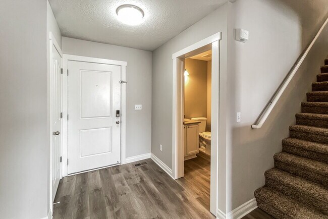 Foto del edificio - 2192 Cedar Trails Way N