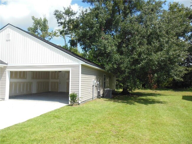 Building Photo - 226 Saddle Brooke Trace