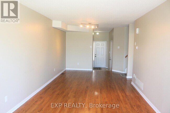 Building Photo - 176 Colliston Crescent