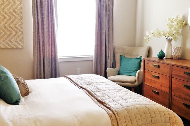 Foto del edificio - Its Always Sunny In South Congress. 2 BR