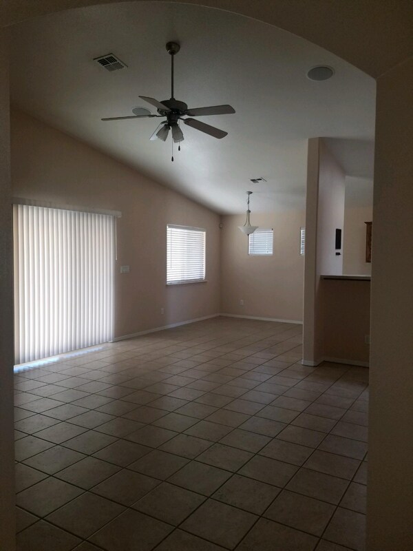 Foto del edificio - 11573 E 34th Pl