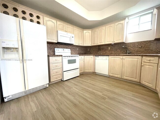 Building Photo - 17415 NW 75th Pl
