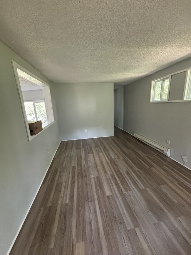 Building Photo - 211 Cherry Tree Dr
