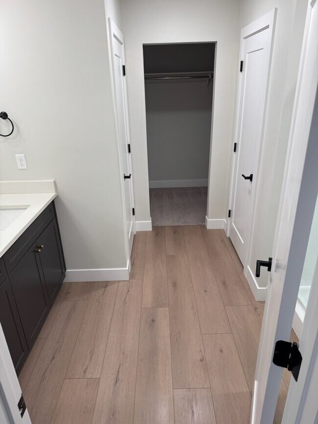 Foto del edificio - Modern 3-bedroom, 2-bath townhome