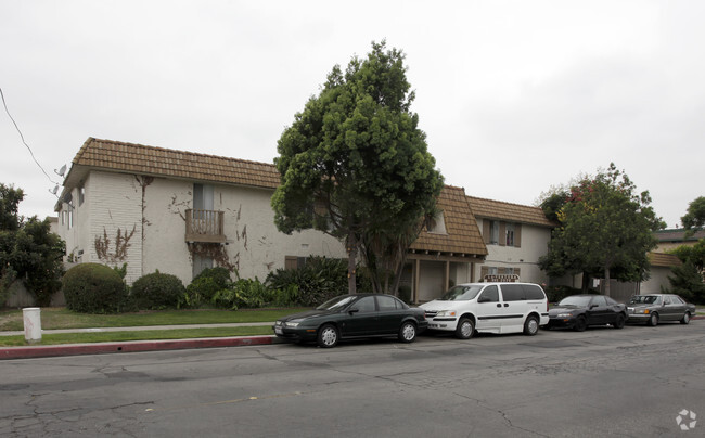 Building Photo - La Ventura Apartments