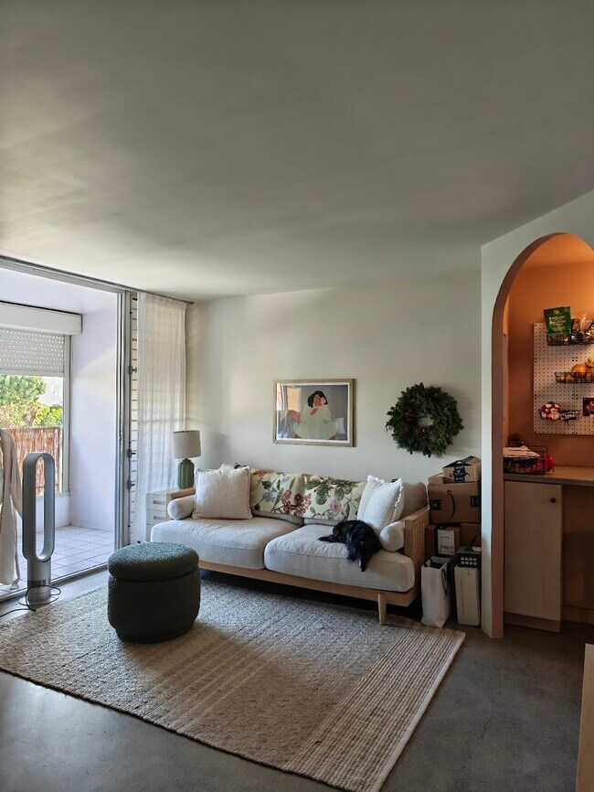 Foto del edificio - 1419 Dominis St