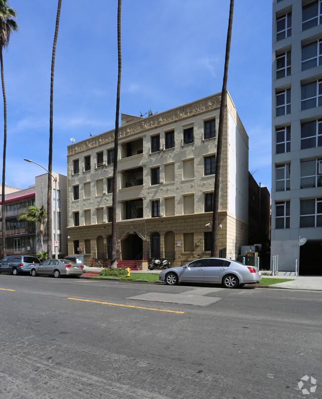 Building Photo - 530 Kenmore Apartments