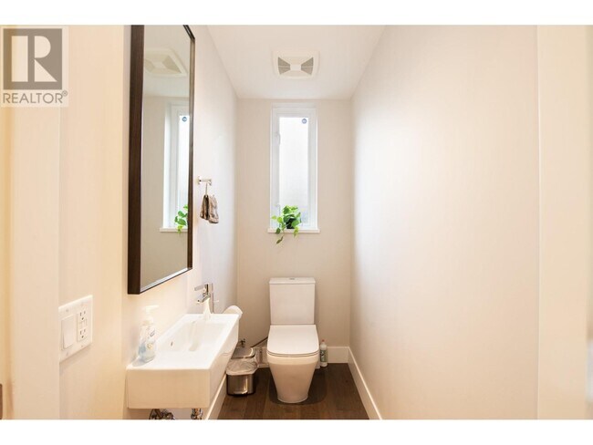 Photo du bâtiment - 1481 W 59th Ave