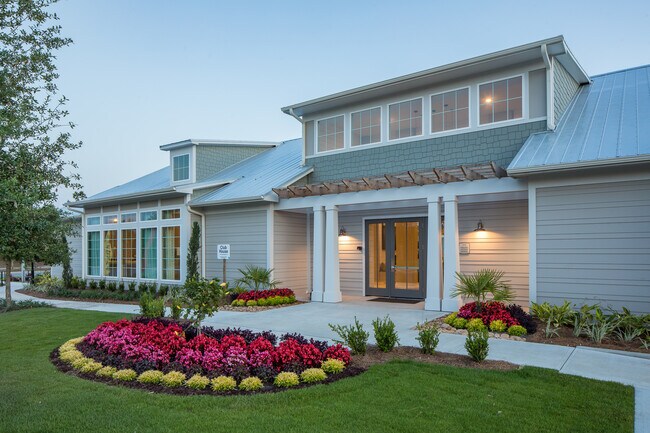 Foto del edificio - Pier Park Crossings