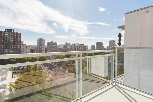 Building Photo - Casa Bella