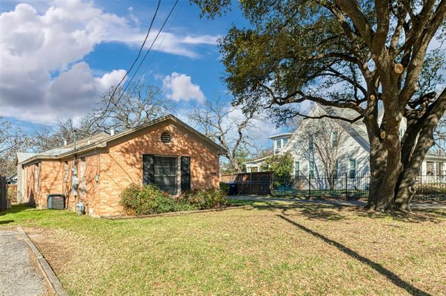 Foto del edificio - 2308 N Edgewood Terrace