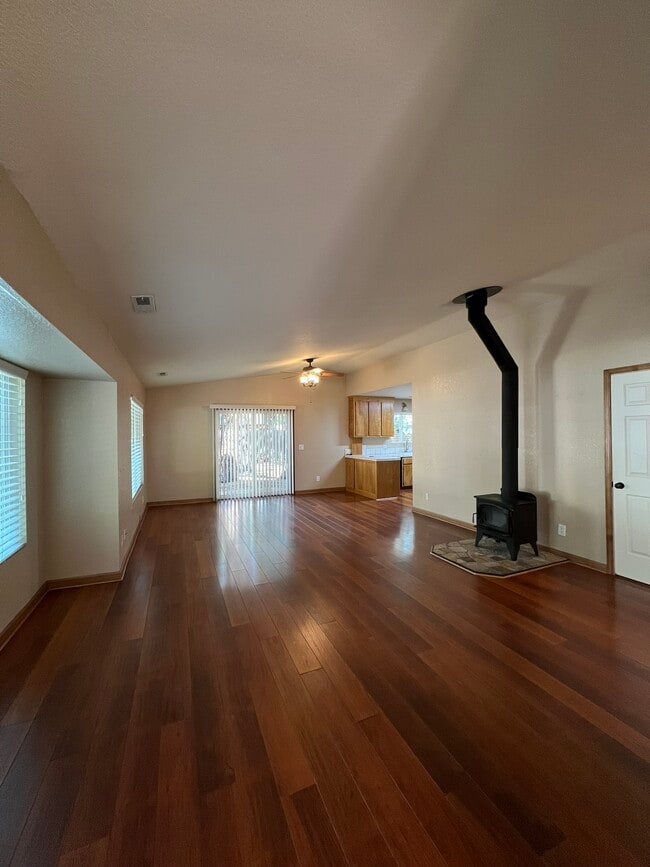 Foto del edificio - 861 Stanford Ave