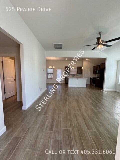 Foto del edificio - 525 Prairie Dr