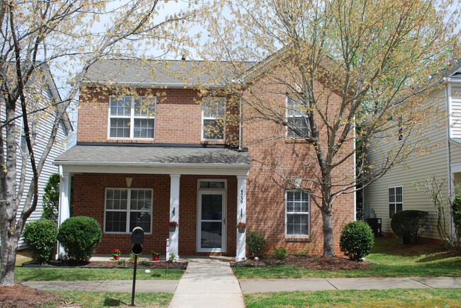 Building Photo - 9239 Ducati Ln