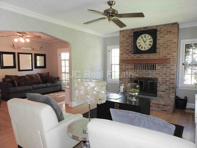 Foto del edificio - Park Hill Home For Rent