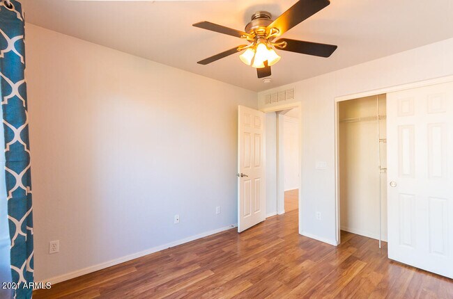 Foto del edificio - 11309 W Hazelwood St