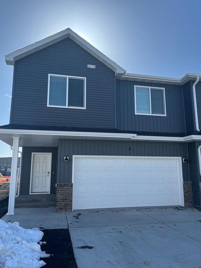 Building Photo - The Wilds Townhomes