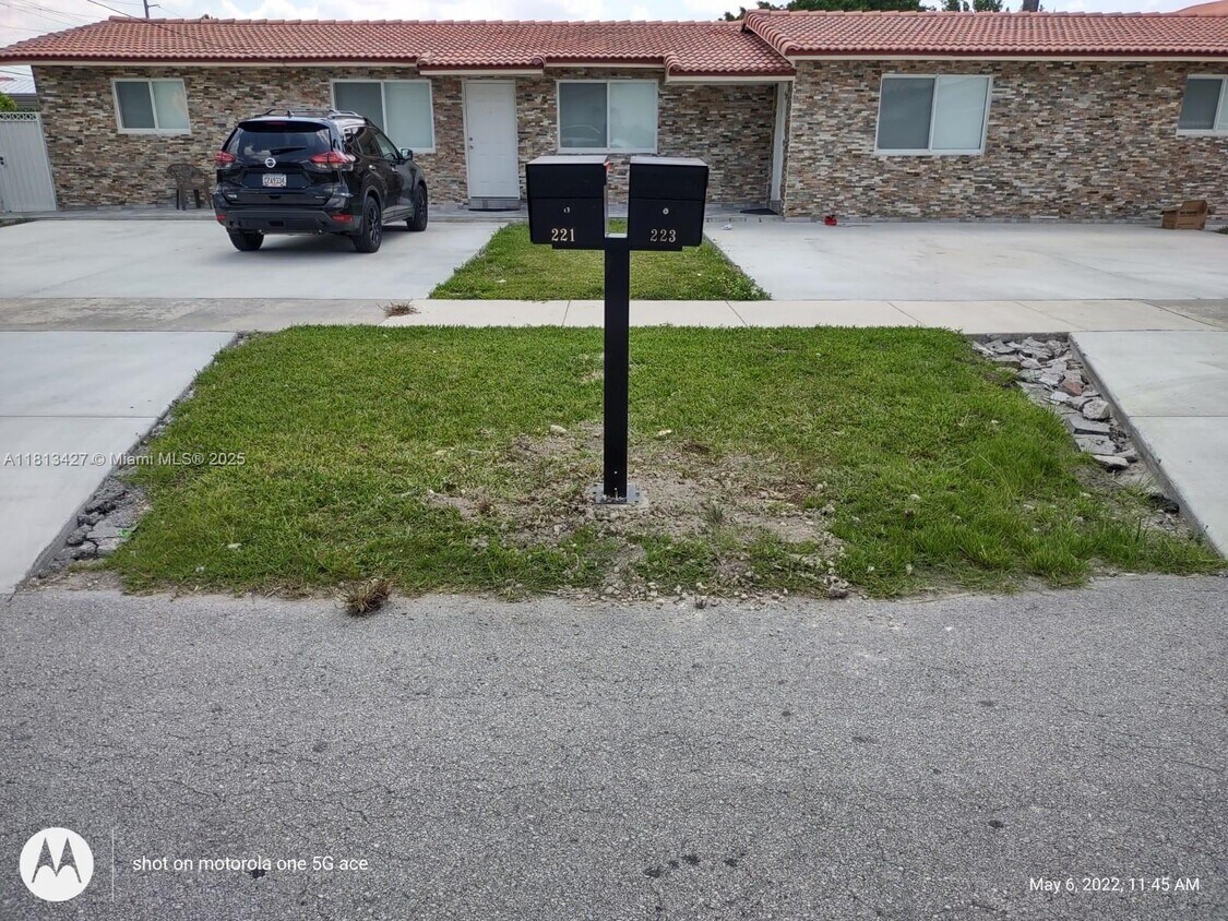 Foto del edificio - 221 SW 81st Ave