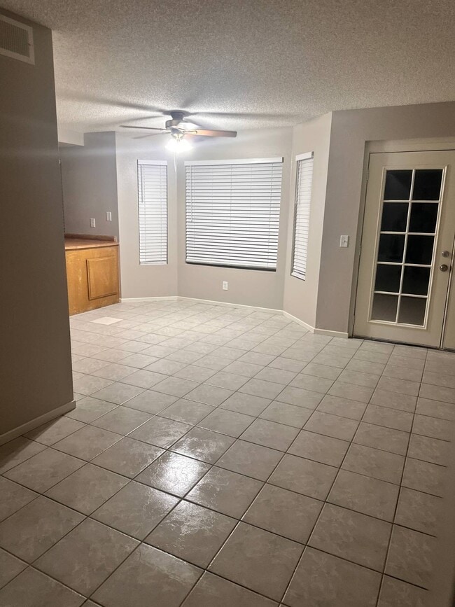 Foto del edificio - 126 Elegante Way