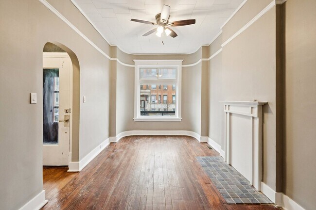 Foto del edificio - 903 W Addison St