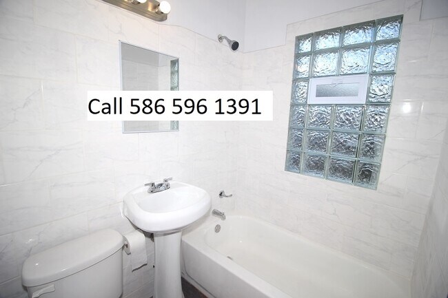 Foto del edificio - 22793 Piper Ave