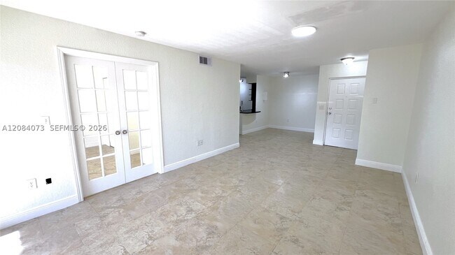 Building Photo - 2841 N Oakland Forest Dr